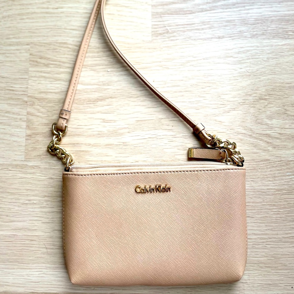 CALVIN KLEIN Saffiano Chainlink Crossbody Bag in Beige [Like New]